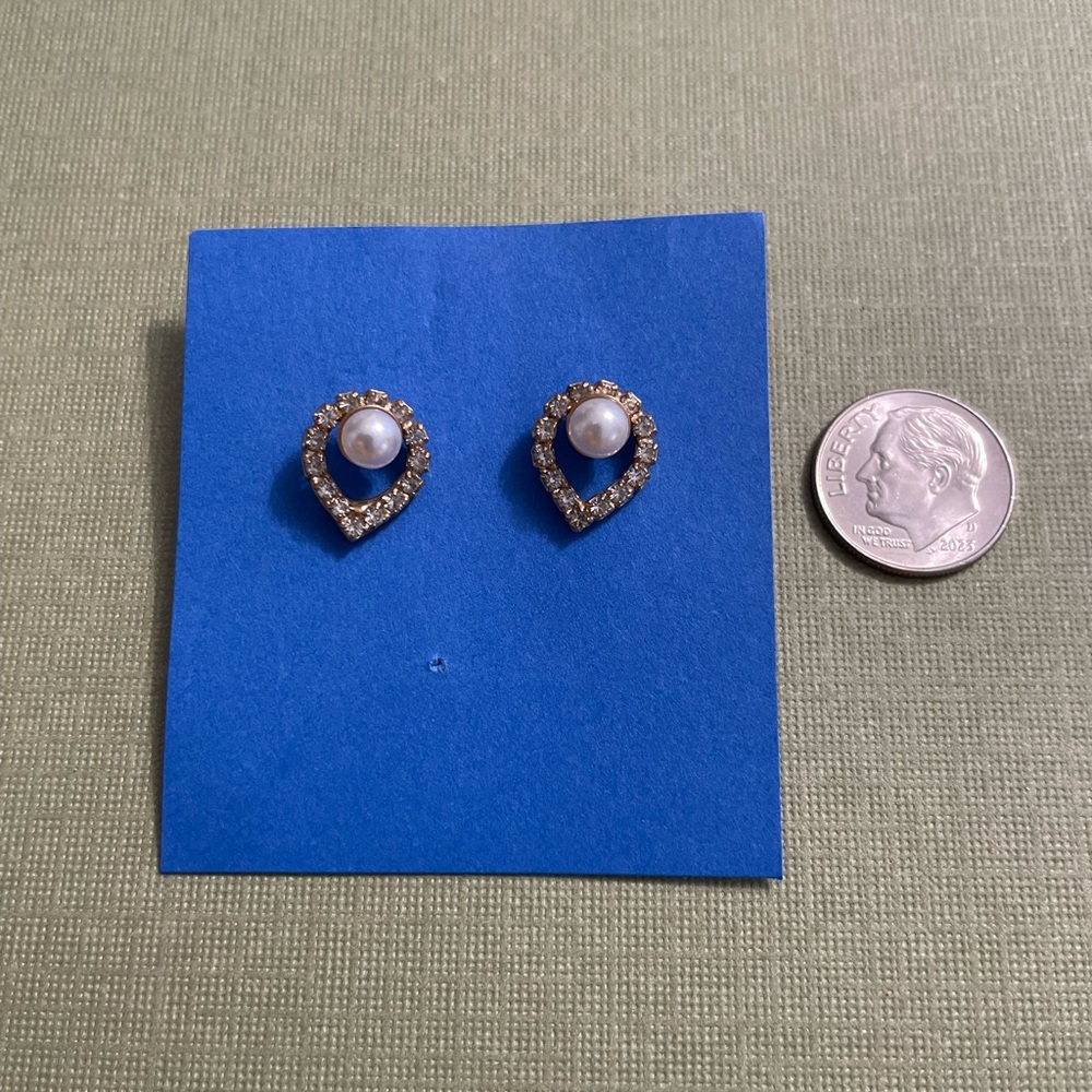 Elegant Pearl and Crystal Teardrop Earrings
